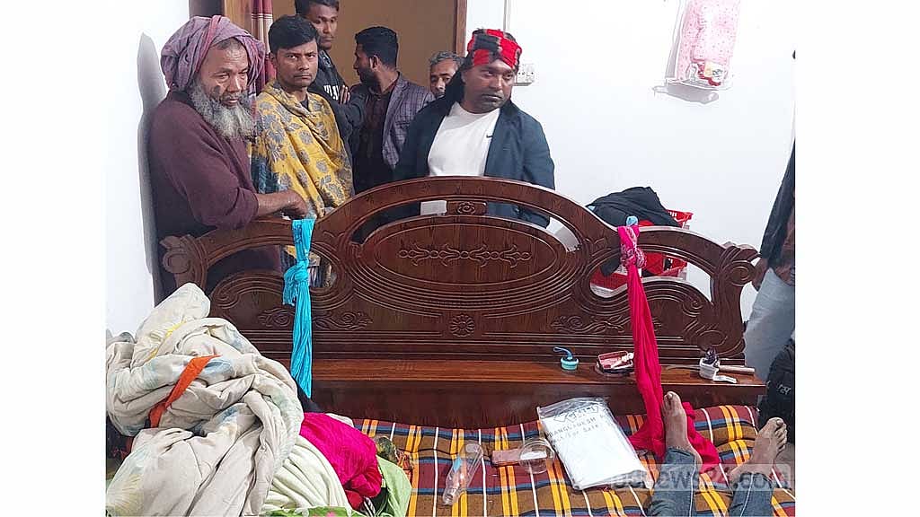 দ্বিতীয় স্ত্রীর হাত-পা বেঁধে, মুখে কাপড় গুঁজে যুবকের আত্মহত্যা