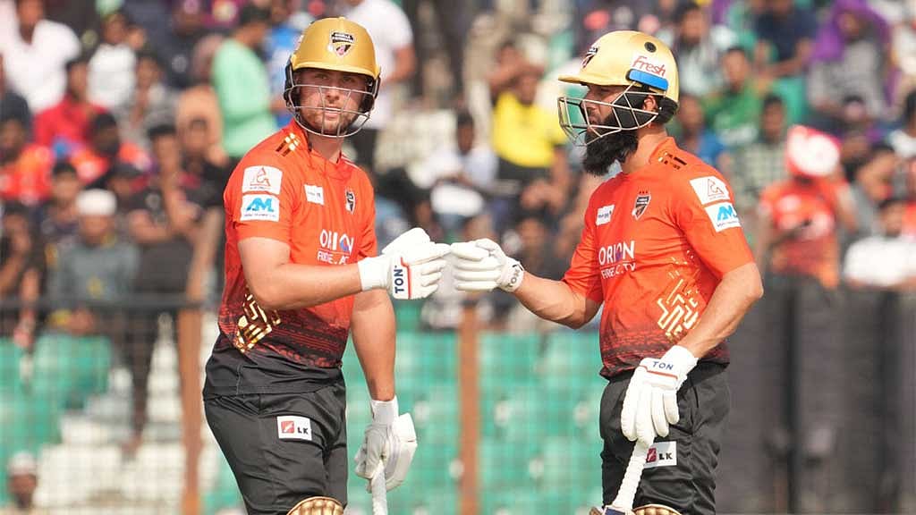 ১০ ছক্কায় জ্যাকসের সেঞ্চুরি, কুমিল্লার রেকর্ড ২৩৯