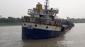 পশুর নদে ডুবল কয়লার জাহাজ