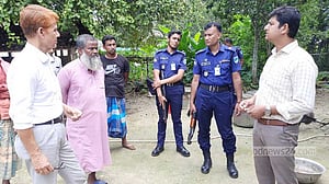 চুয়াডাঙ্গায় অস্বাস্থ্যকর পরিবেশে খাবার তৈরি, জরিমানা
