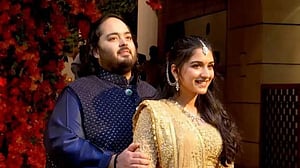 আম্বানি সাম্রাজ্যে বসছে তারার হাট