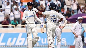 রাঁচির স্পিন মঞ্চে জিতে সিরিজ ভারতের