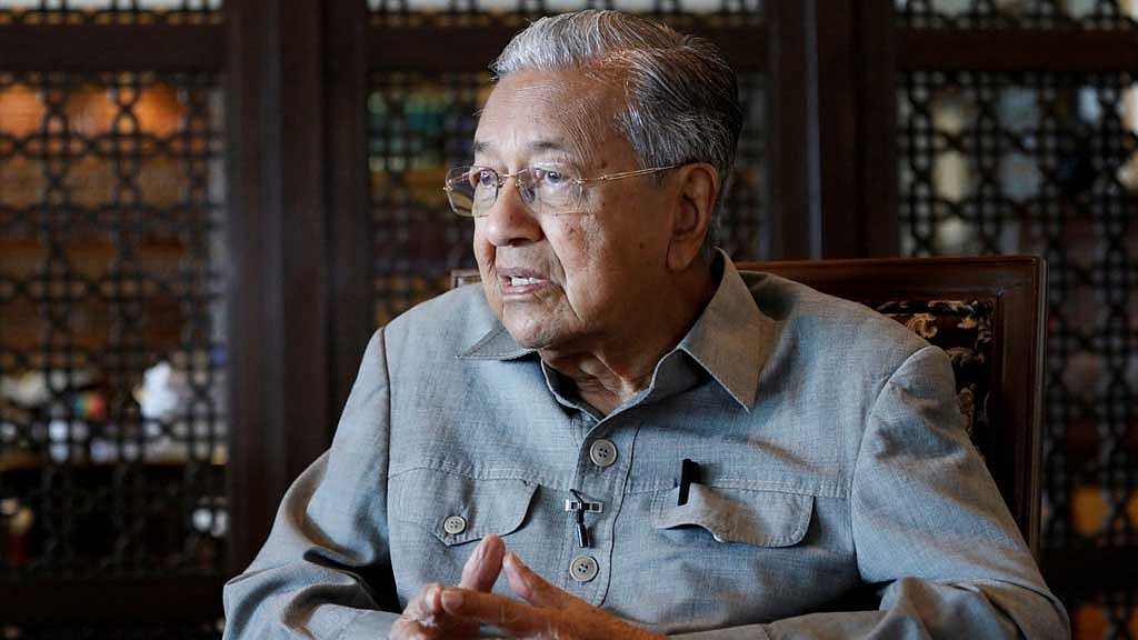 হাসপাতালে মালয়েশিয়ার সাবেক প্রধানমন্ত্রী মাহাথির মোহাম্মদ