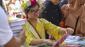 শিশুপ্রহরে ফাগুন আমেজ