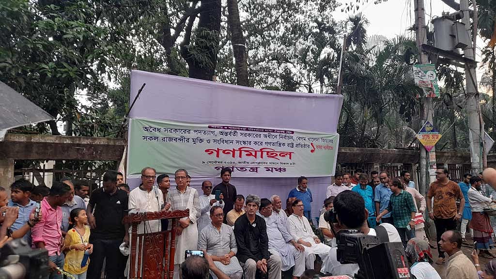 সরকারের ‘চলে যেতে হবে’, এতে সন্দেহ নাই: রব
