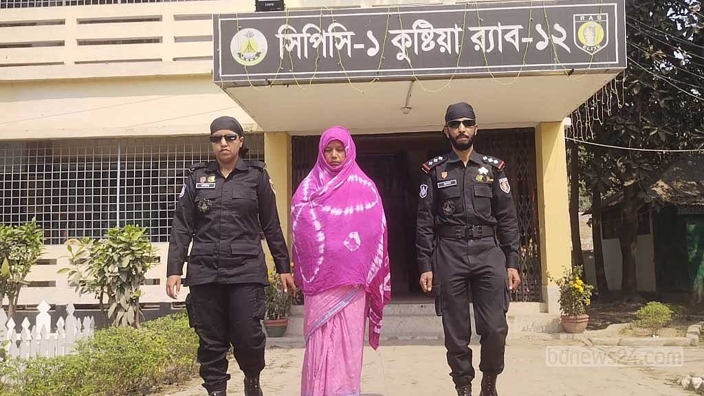 কুষ্টিয়ায় দুই হাজার বোতল ফেন্সিডিল জব্দ, নারী গ্রেপ্তার