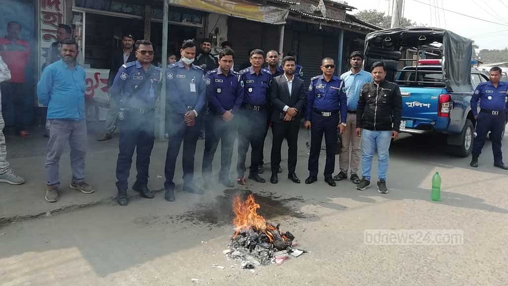 ফিজিশিয়ান স্যাম্পল ও মেয়াদোত্তীর্ণ ওষুধ বিক্রি, ৮ ফার্মেসিকে জরিমানা