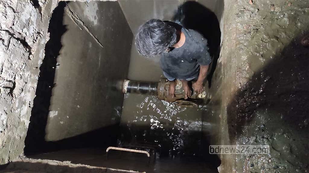 ‘অবৈধ গ্যাস সংযোগ দিতে গিয়ে’ ক্রোনি অ্যাপারেলসে বিস্ফোরণ