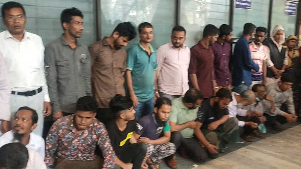 ঢাকার চার হাসপাতালে র‌্যাবের হানা, ৩৮ দালাল আটক
