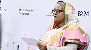 ‘অর্থহীন’ অস্ত্র প্রতিযোগিতা বন্ধ করে জলবায়ু তহবিলে অর্থ বাড়ান: প্রধানমন্ত্রী
