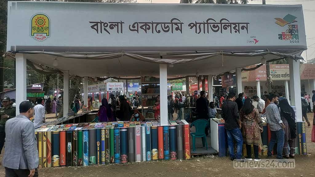 পাণ্ডুলিপি সংকট: বইমেলায় ভাষার বই হাতেগোনা