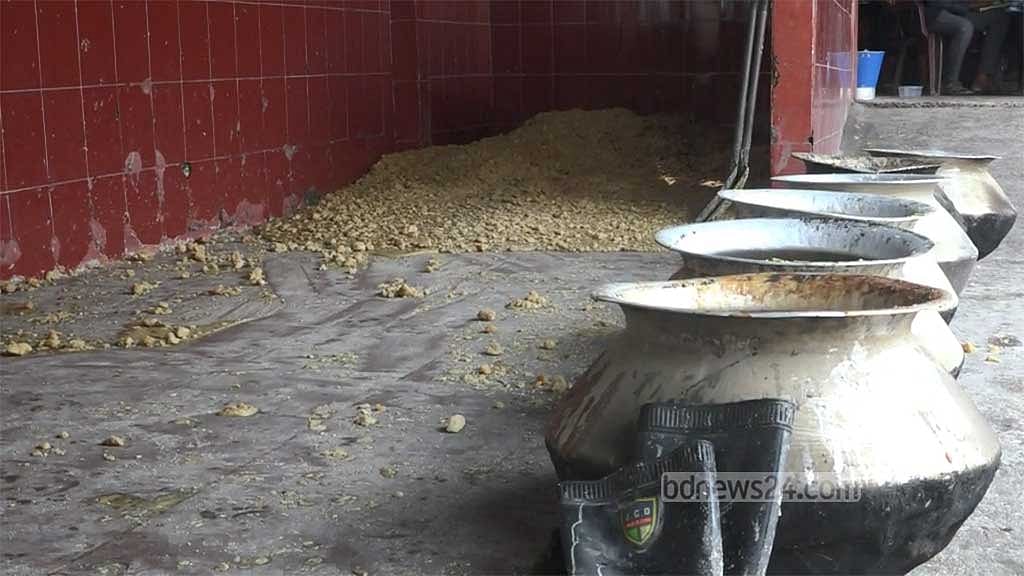 নাটোরে ভেজাল খেজুরের গুড় তৈরির দায়ে ৭ ব্যবসায়ীকে জরিমানা