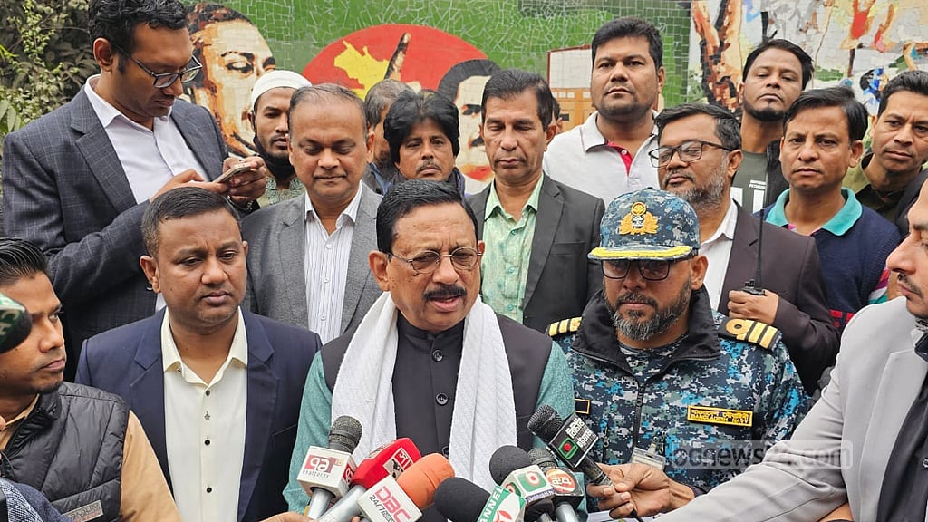খাল-নালায় ময়লা ফেললে জরিমানা করা হবে: মেয়র রেজাউল