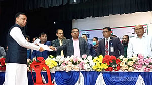 ময়মনসিংহ সিটি ভোট: প্রতীক পেয়ে প্রচারে প্রার্থী