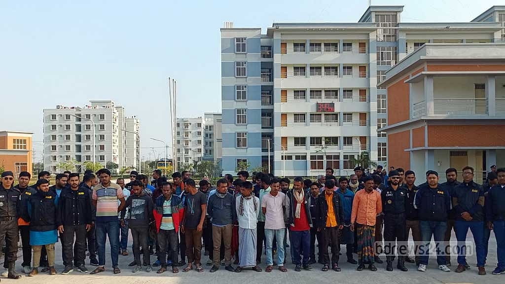সড়কে ‘লাঠি হাতে পরিবহনে চাঁদাবাজি’, ময়মনসিংহে আটক ৫০