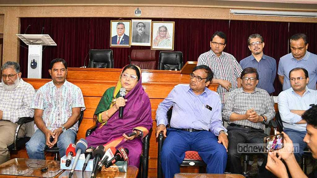 শাটল ট্রেন দুর্ঘটনায় দুঃখ প্রকাশ চবি উপাচার্যের