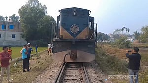 চার ঘণ্টা পর জামালপুর-ময়মনসিংহ পথে ট্রেন চলাচল শুরু