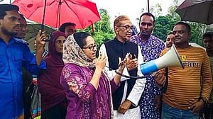 তিস্তার সব জলকপাট খোলা, নদীতীর থেকে সরতে মাইকিং