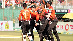 কুমিল্লার ২৩৯, জ্যাকসের পাঁচ ক্যাচ ও এক ম্যাচে আরও যত রেকর্ড
