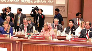 জি২০:  সংসদে করতালিতে প্রধানমন্ত্রীকে অভিনন্দন
