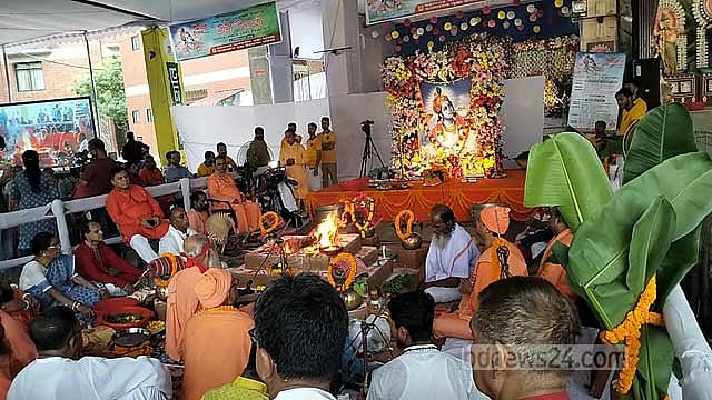 শ্রীকৃষ্ণের জন্ম উৎসবে মঙ্গলের প্রার্থনা