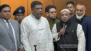 সিলেটে ১০ ঘণ্টা পর পরিবহন ধর্মঘট স্থগিত 