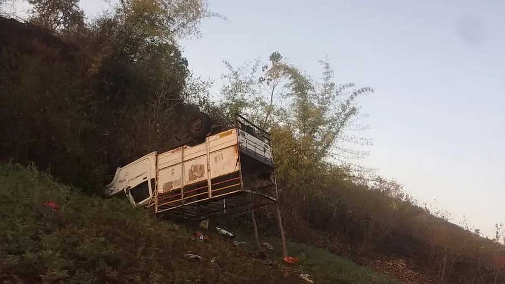 ভারতের মধ্যপ্রদেশে পিকআপ উল্টে নিহত ১৪