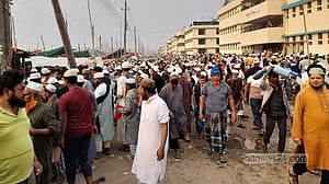 কানায় কানায় পূর্ণ ইজতেমার ময়দান