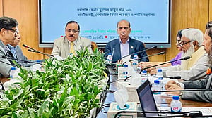 পর্যটন খাত: বিদেশি ইনফ্লুয়েন্সারদের কাজে লাগাতে চান ফারুক খান