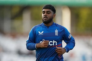 এবার ভিসা সমস্যায় ভারতের বিমানবন্দরে বাধার মুখে লেগ স্পিনার রেহান