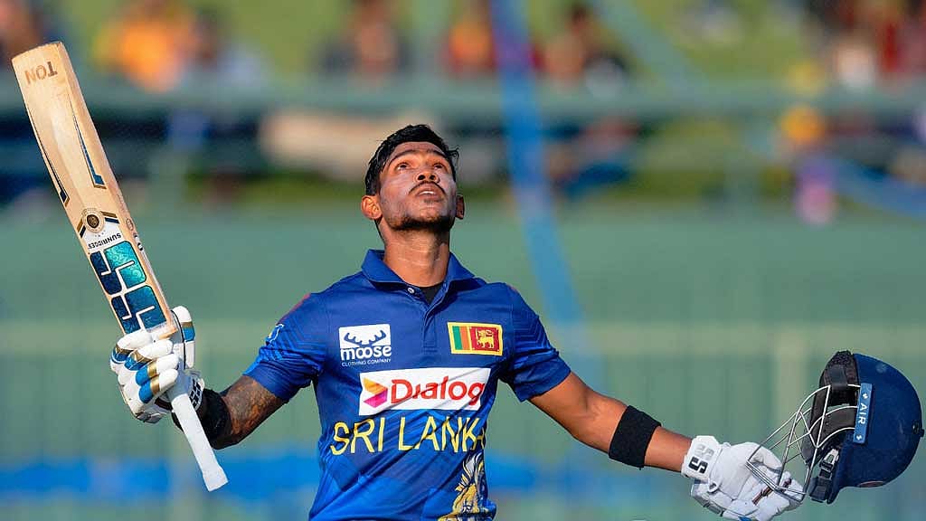 জায়াসুরিয়াকে সাক্ষী রেখেই তাকে ছাড়িয়ে নিসানকার ডাবল সেঞ্চুরি