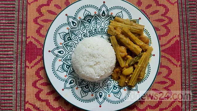 রেসিপি: সাজনা দিয়ে মসুর ডালের চচ্চড়ি