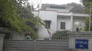 মন্ত্রিপাড়ায় বাংলোর বরাদ্দ হারালেন গোলাপ