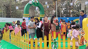 বইমেলায় শেষ শুক্রবার কাটল শিশুদের আনন্দে