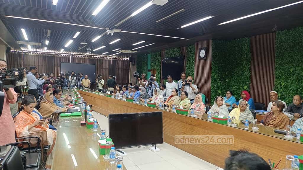 সংরক্ষিত আসনে আওয়ামী লীগের ৪৮ প্রার্থীর মনোনয়নপত্র জমা