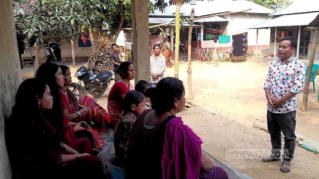 ভাষা বাঁচাতে হাজংদের দুয়ারে-দুয়ারে অন্তর