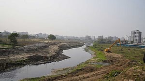 দখলদারদের ‘ধিক্কার’ মেয়র আতিকের