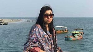‘আমি গোসল করে রুমে ফিরব’ এসএমএস দিয়ে নিখোঁজ নারী পর্যটক