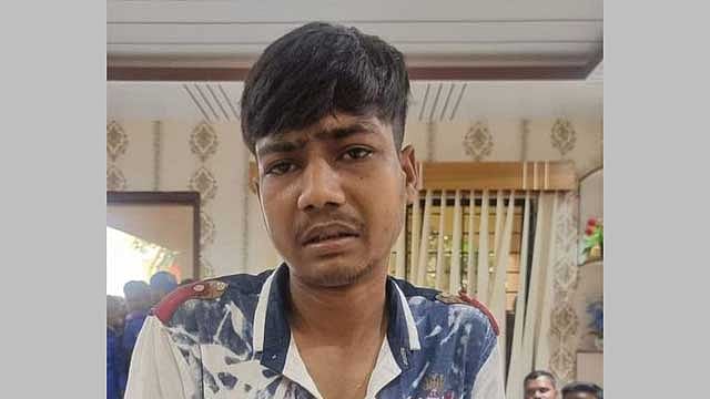 ফেনীতে ছিনতাইয়ের সময় রোহিঙ্গা যুবক আটক
