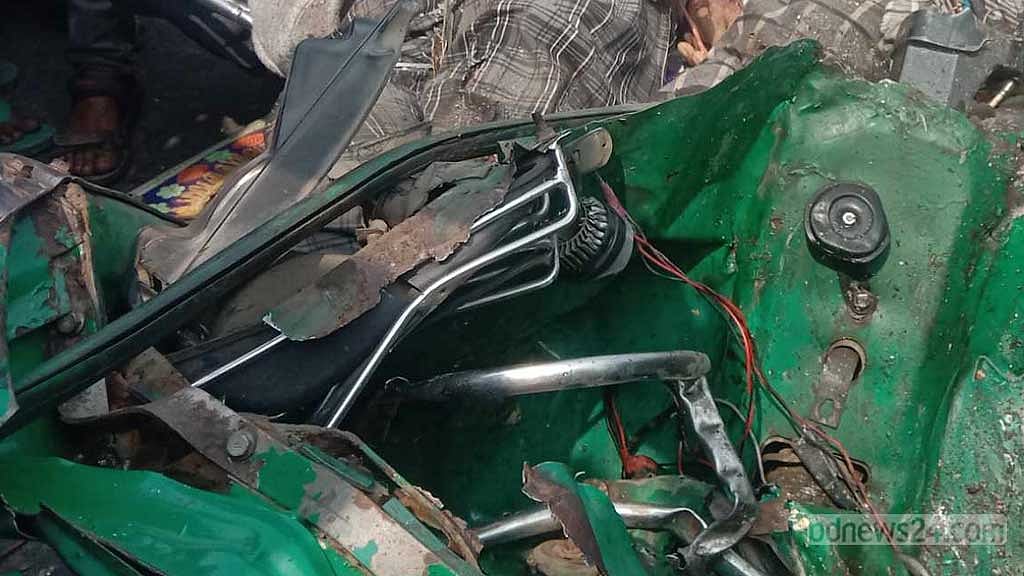 ময়মনসিংহে বাসচাপায় অটোরিকশার ৭ যাত্রী নিহত