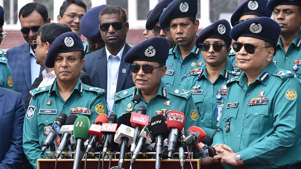 একুশে ফেব্রুয়ারিতে নিরাপত্তা ঝুঁকি নেই: পুলিশ কমিশনার