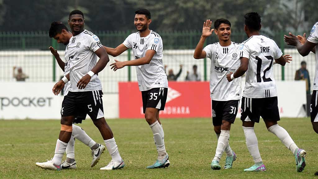 ১৮ মিনিটে মোহামেডানের চার গোল