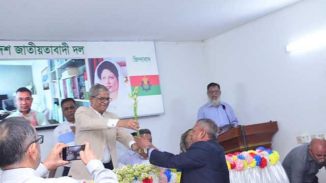 বিএনপিতে যোগ দিলেন ২৪ সাবেক সেনা কর্মকর্তা