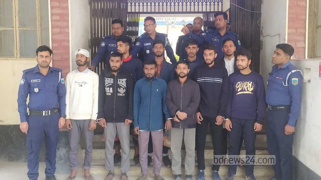 সিরাজগঞ্জে শিবিরের ১৫ নেতাকর্মী গ্রেপ্তার