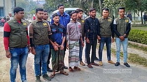 বাড়ি বানাতে ব্যাংকের টাকা তোলাই কাল হল মা-ছেলের