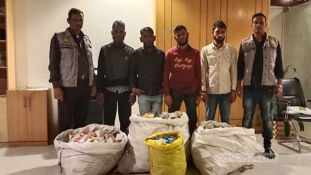 কিস্তিতে পিকআপ কিনে চুরি, গ্রেপ্তার ৪
