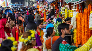 বেড়েছে ফুলের চাহিদা
