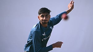 বাশিরের টেস্ট অভিষেক, ফিরলেন অ্যান্ডারসন