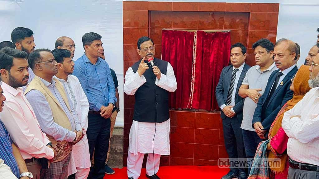 ফুটপাত দখলের অধিকার কে দিয়েছে? মেয়র রেজাউলের হুঁশিয়ারি