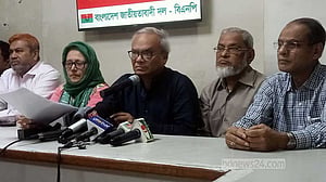 সরকার দেউলিয়া হয়ে জনগণের পকেট কাটছে: রিজভী